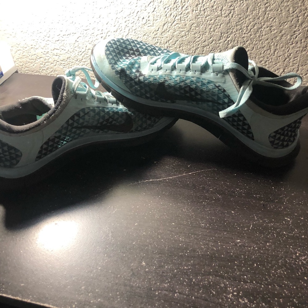 Nike free run shoes